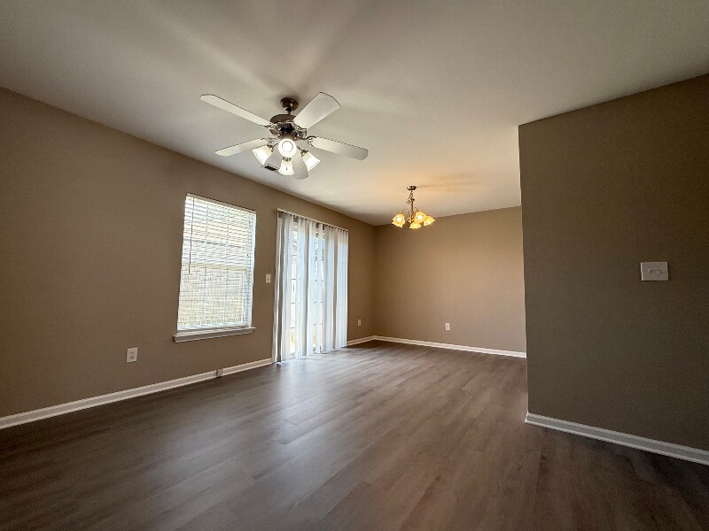 Building Photo - 705 Bellview Way