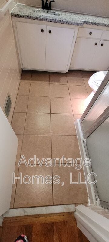 Building Photo - 8914 Grandview Dr