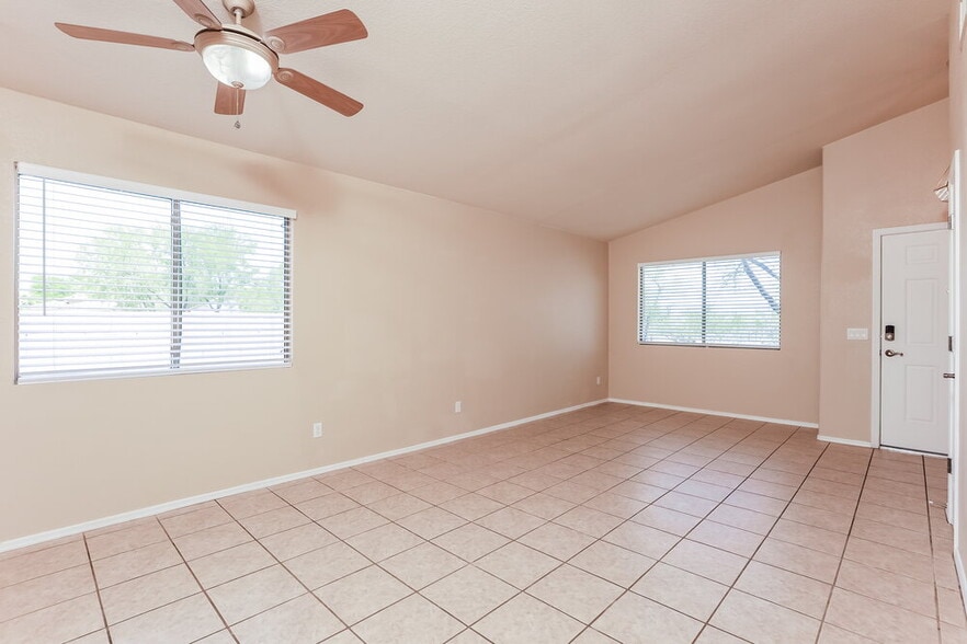 Building Photo - 10462 E Dusky Willow Dr