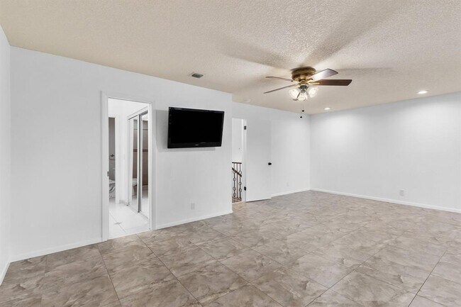 Building Photo - 1693 Cypress Pointe Dr