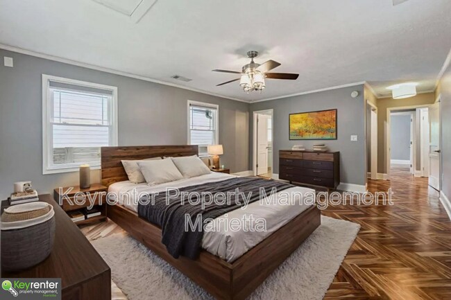 Building Photo - 2274 Edgemore Dr SE