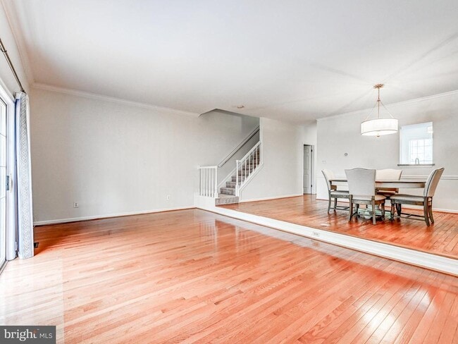 Building Photo - 29 Tenby Ct