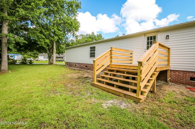 Building Photo - 502 E Branch Dr
