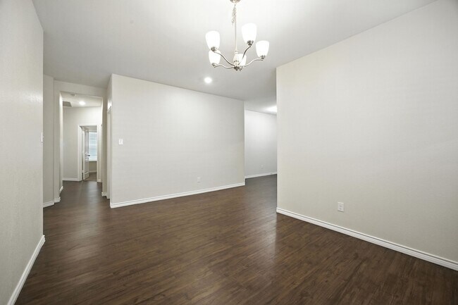 Building Photo - 2429 Opaline Dr