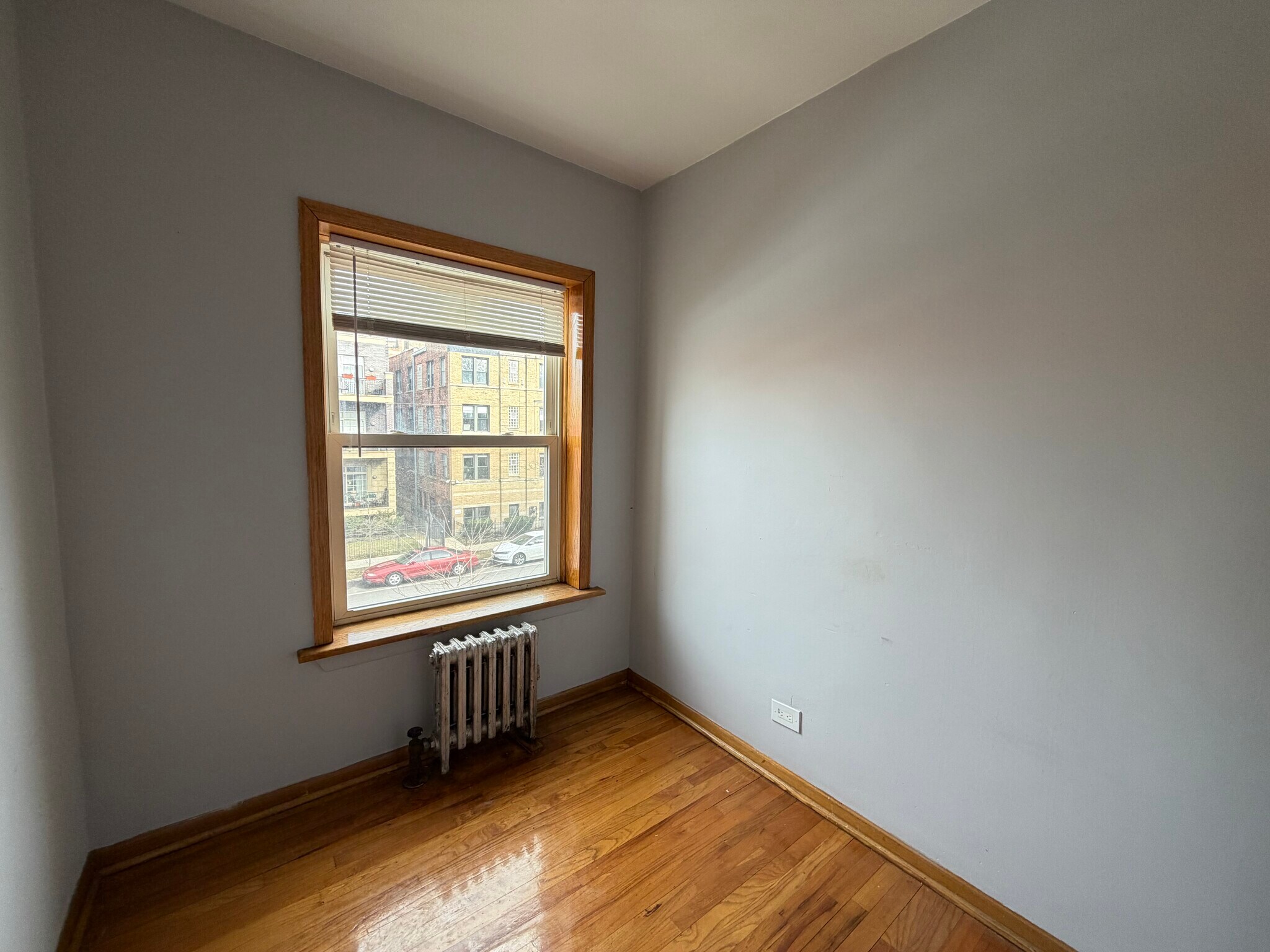 Building Photo - 6956 N Ashland Ave