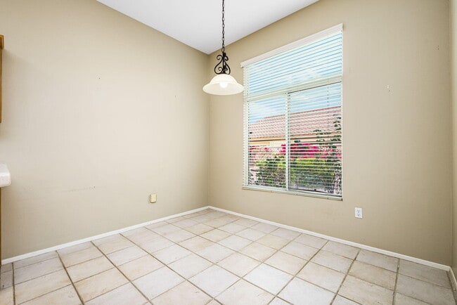 Building Photo - 78462 Palm Tree Ave