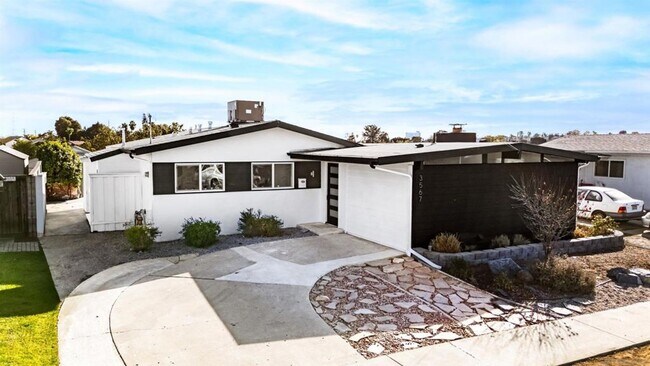 Building Photo - Charming Remodeled Home in Clairemont!