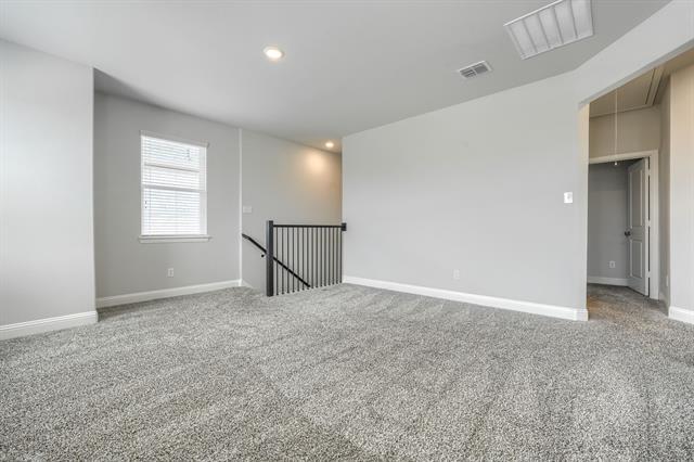 Building Photo - 724 Portina Dr