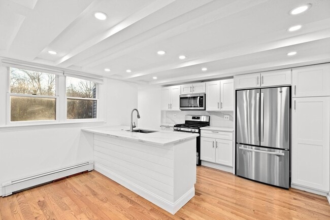 Building Photo - 151 Hull St