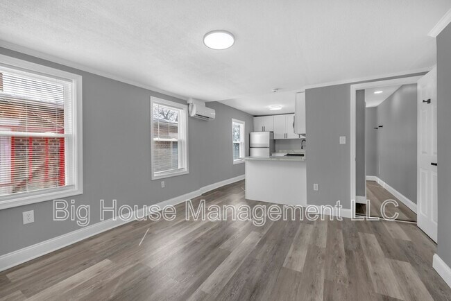 Building Photo - 1725 Hollins St