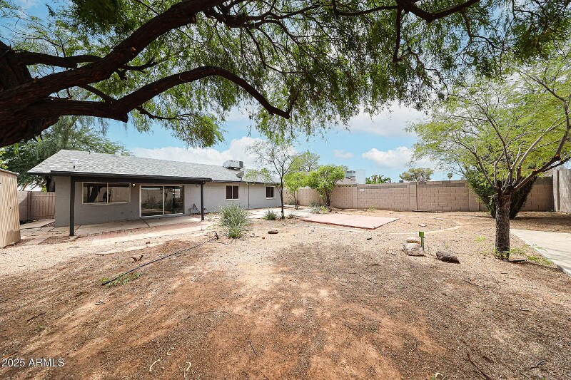 Building Photo - 3016 W Libby St