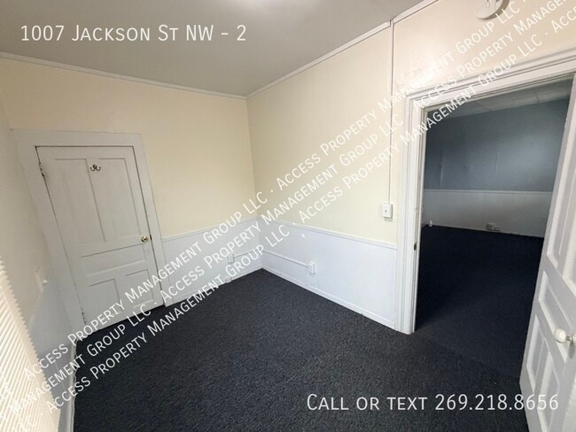 Building Photo - 1007 Jackson St NW