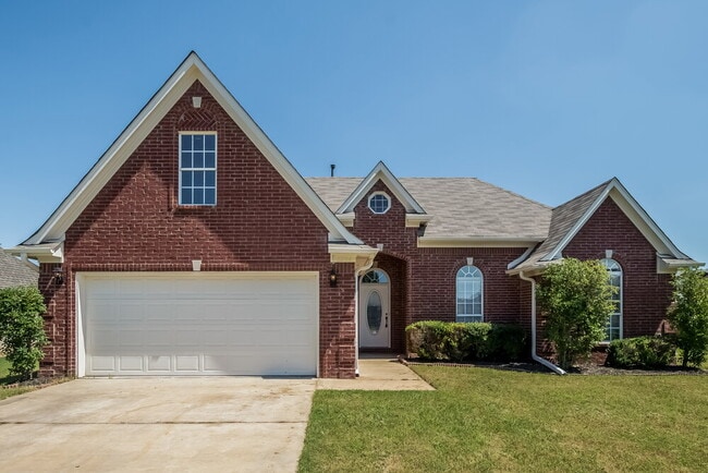 Building Photo - 6254 Ravenwood Park Dr N