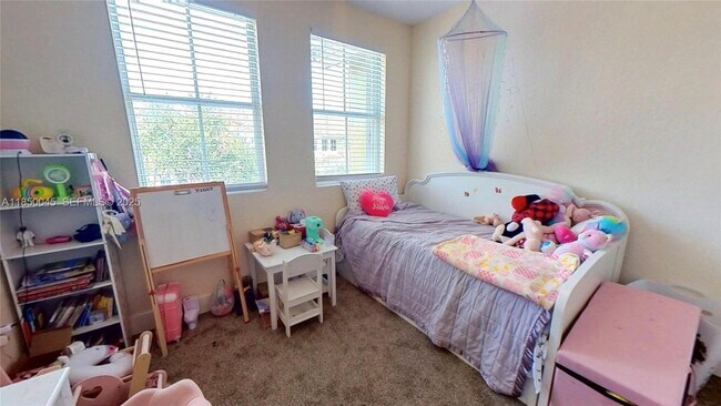 Building Photo - 1420 SE 26th Ave