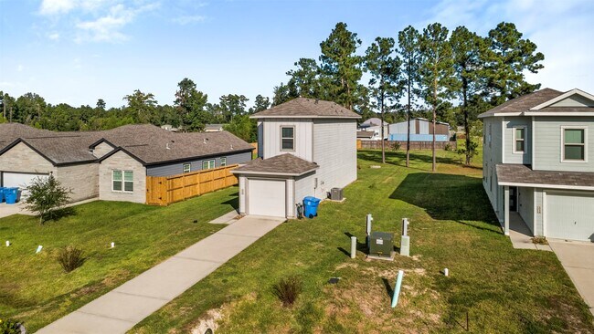 Building Photo - 1044 Rd 5203