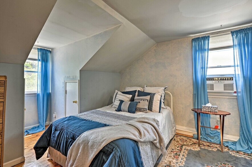 Building Photo - 1414 Regester Ave