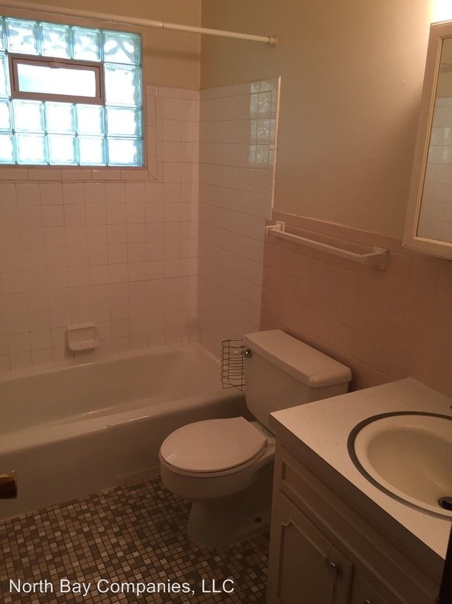 Building Photo - 11644-11670 Dakotah St NW