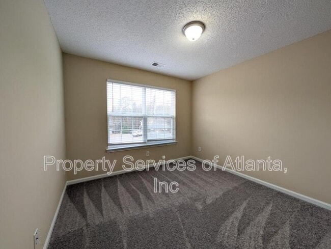 Building Photo - 704 Denise Ct