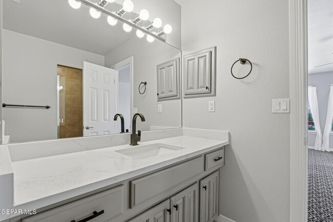 Building Photo - 4717 Excalibur Dr