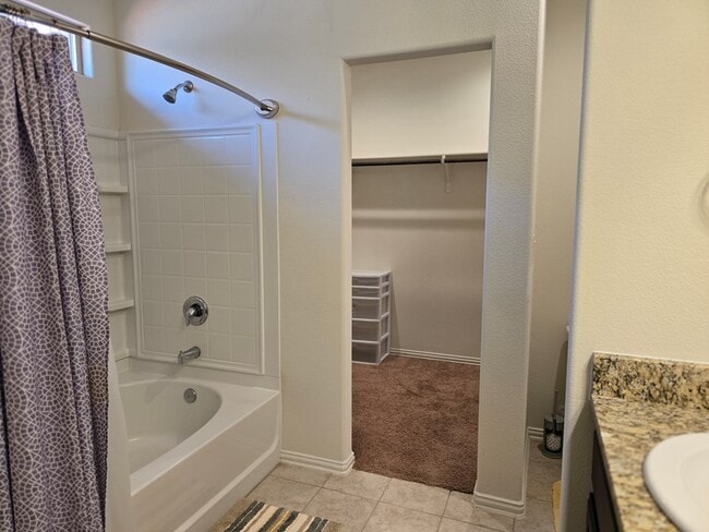 Building Photo - 6911 Longfellow Ranch Rd