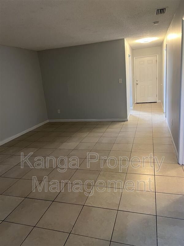 Building Photo - 3206 Louisiana Ave