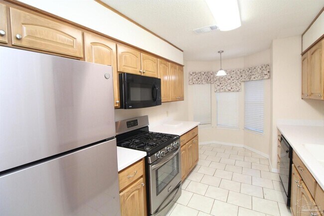 Building Photo - 8154 Treetop Ln