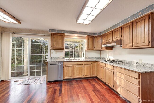 Building Photo - 12201 SE 65th Pl