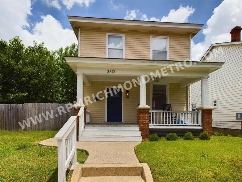 Primary Photo - 3313 Cliff Ave