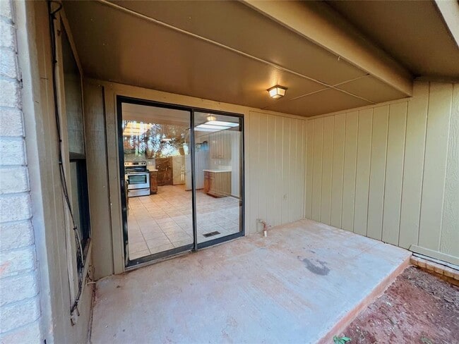 Building Photo - 213 Woodbridge Cir