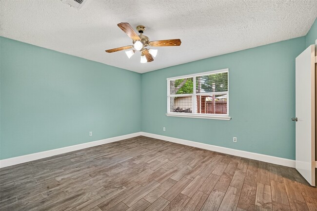 Building Photo - 7111 Tara Dr