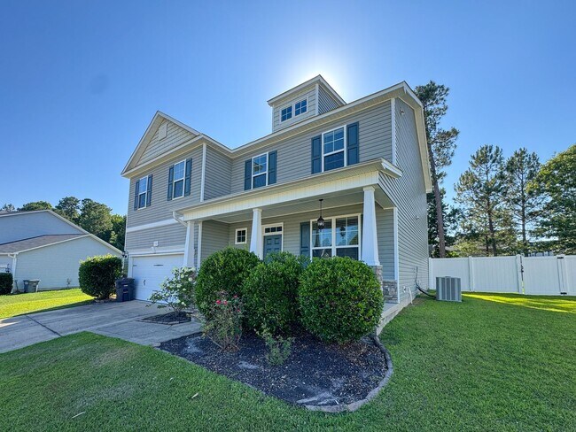 Building Photo - Stunning 4 Bed 2.5 Bath Home in Lexington Plantation