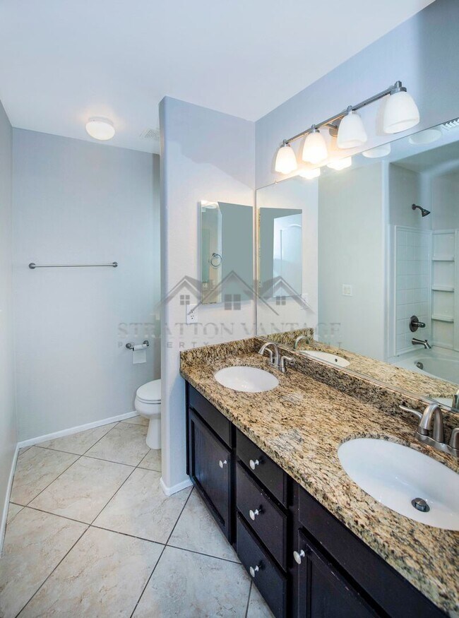 Building Photo - 618 E Payton Cir