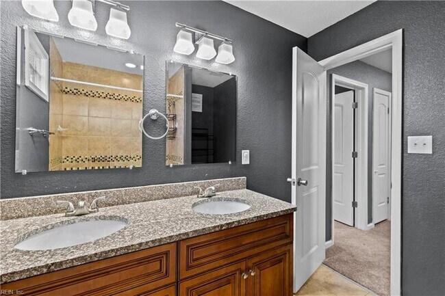 Building Photo - 6423 Dove St