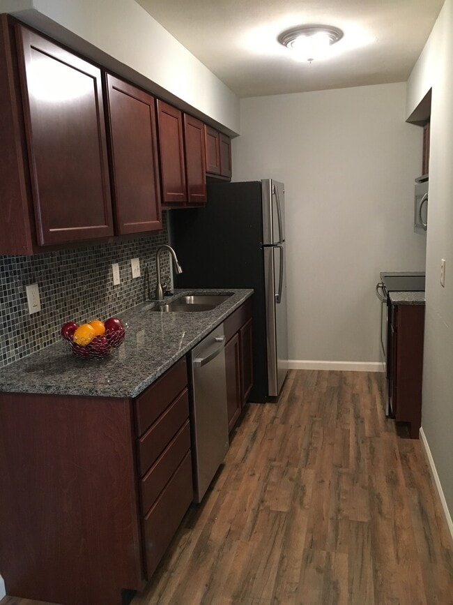 Building Photo - Rosewood Condominums/ St. Peters