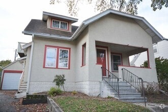 Building Photo - Kutzky Park Home w/Master Suite