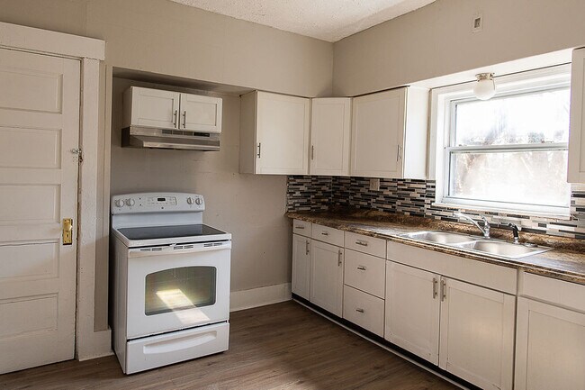 Building Photo - 2141 Philadelphia Dr