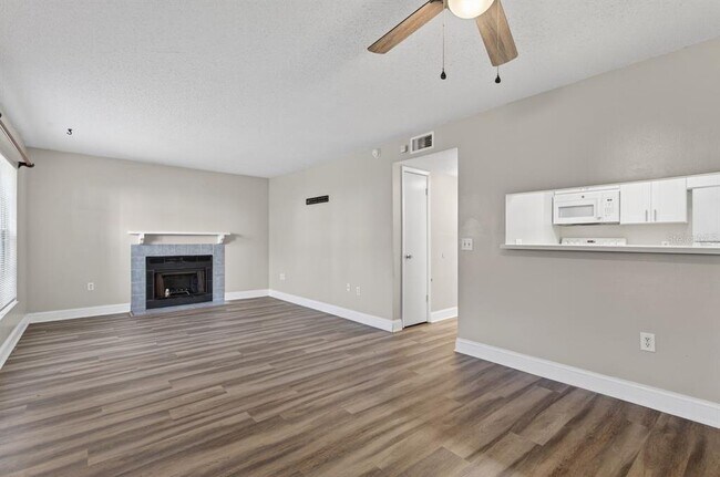 Building Photo - 14319 Hanging Moss Cir