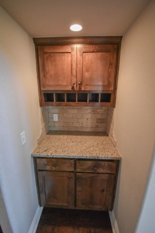 Building Photo - STUNNING 4 Bedroom, 2.5 Bathroom, 2 Car Garage In Fayetteville, AR