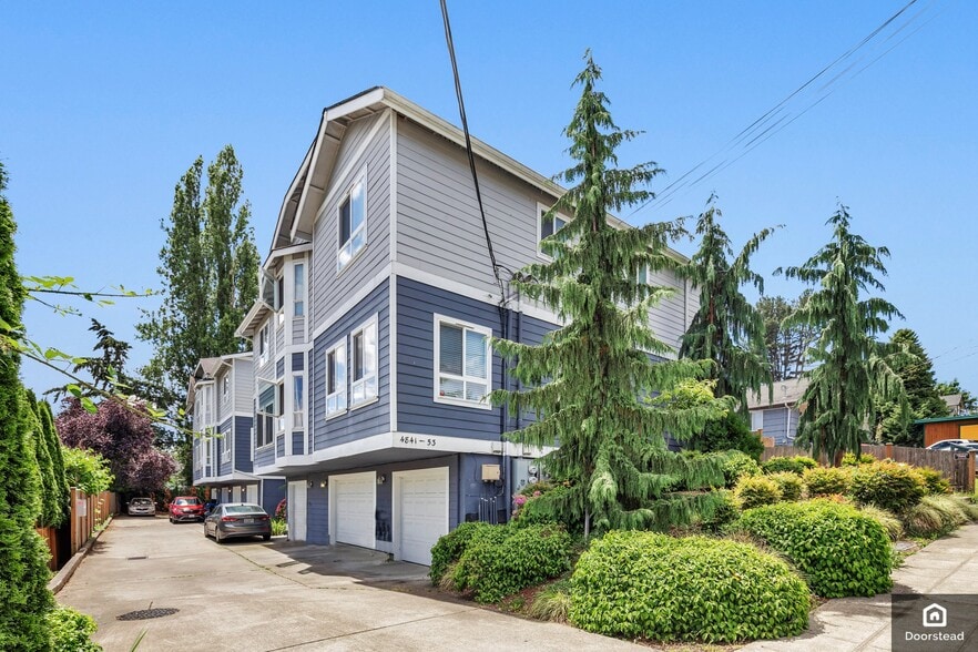 Building Photo - 4841 S Chicago St