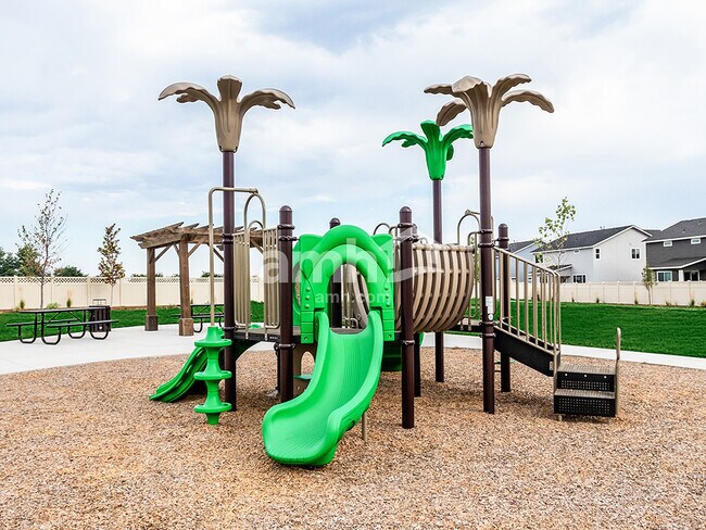 Building Photo - 1317 N Barkvine Ave