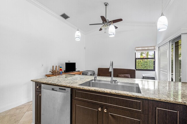 Building Photo - 6100 Manchester Ln