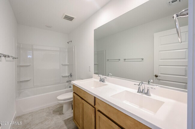 Building Photo - 14784 W Smoketree Dr
