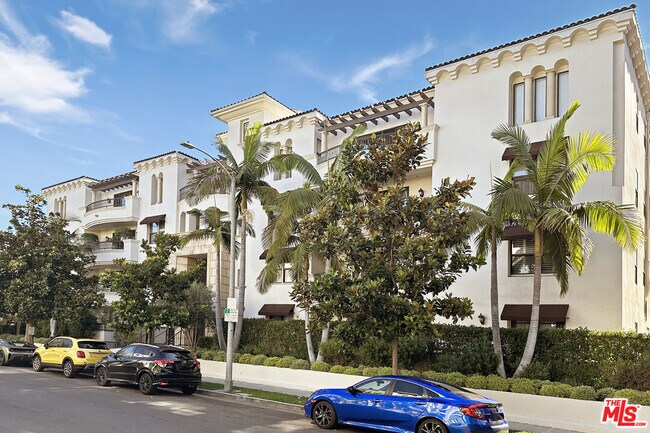 Building Photo - 122 N Clark Dr