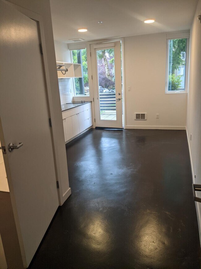 Building Photo - Thomas Street Lofts - Studio