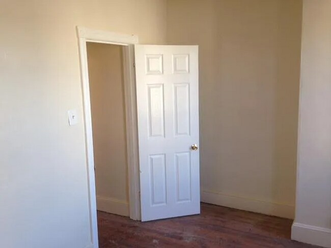 Building Photo - Spacious & Convenient Living in the Heart of Frankford