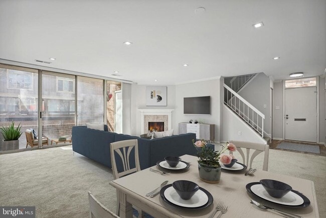 Building Photo - 642 15th St S