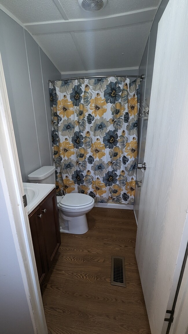 Building Photo - 106 Sumac Ln