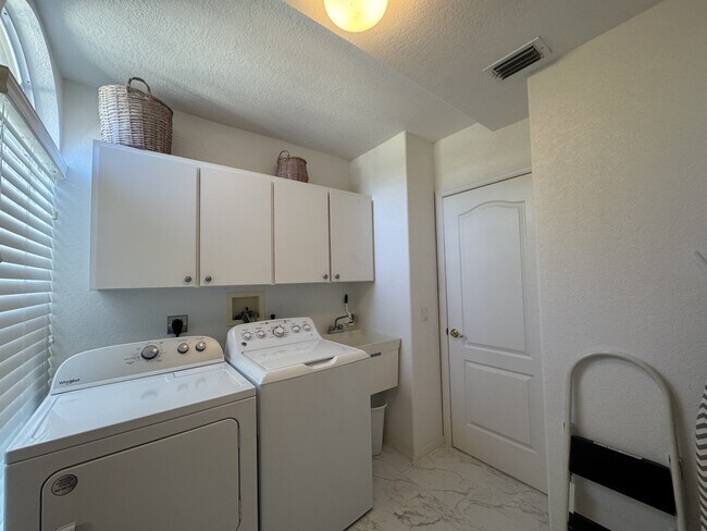 Building Photo - 137 Sportsman Rd