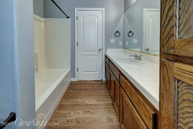 Building Photo - Granville Realty Rental Home