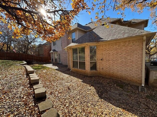 Building Photo - Beautiful 4BR 3.5BA Home w/ 3 Car Garage • Patio & Yard • 3 living areas in Grapevine